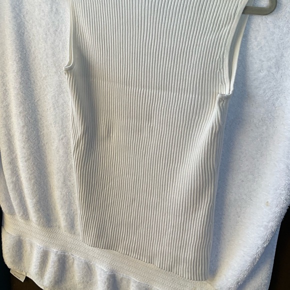Chico’s Apparel Sleeveless Rib Pullover Optic White; NWT; M/8 - Picture 4 of 12